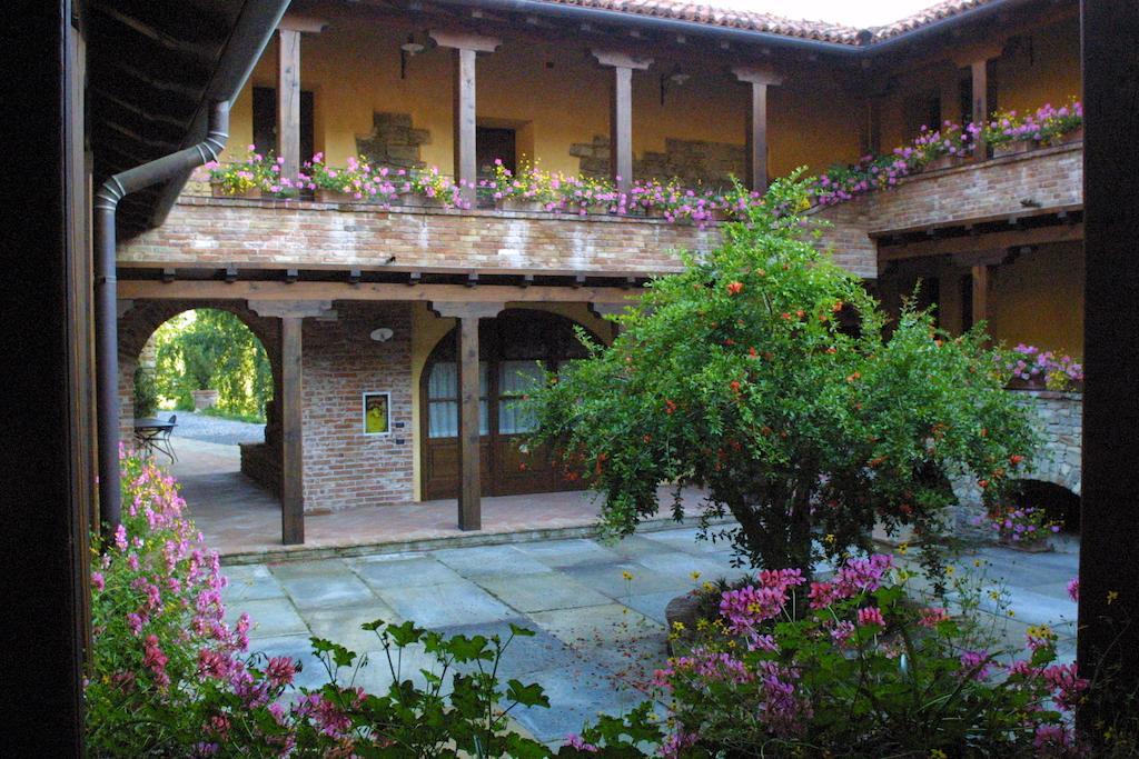 Castel Martino Villa Cortemilia Luaran gambar