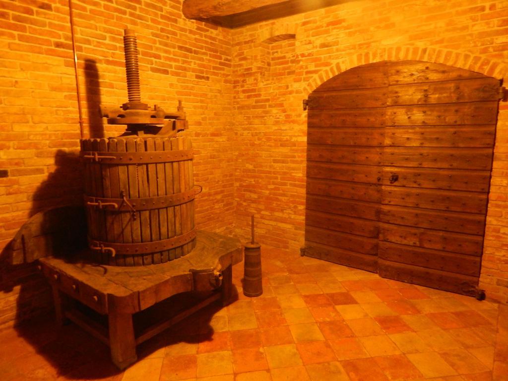 Castel Martino Villa Cortemilia Luaran gambar